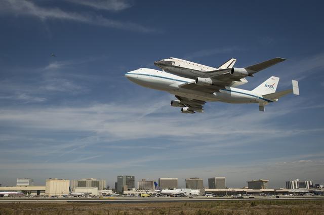 NASA image: Endeavour Lands at LAX