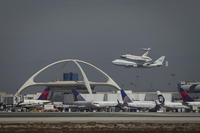 NASA image: Endeavour Lands at LAX