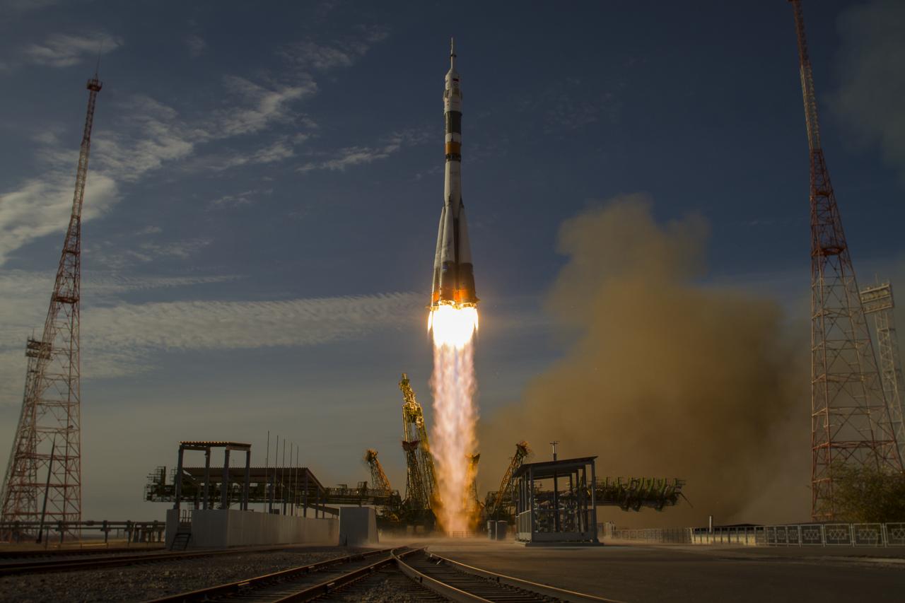 The Soyuz rocket with Expedition 33/34 crew members, Soyuz Commander Oleg Novitskiy, Flight Engineer Kevin Ford of NASA, and Flight Engineer Evgeny Tarelkin of ROSCOSMOS onboard the TMA-06M spacecraft launches to the International Space Station on Tuesday, October 23, 2012, in Baikonur, Kazakhstan. Ford, Novitskiy and Tarelkin will be on a five-month mission aboard the International Space Station. Photo Credit: (NASA/Bill Ingalls)