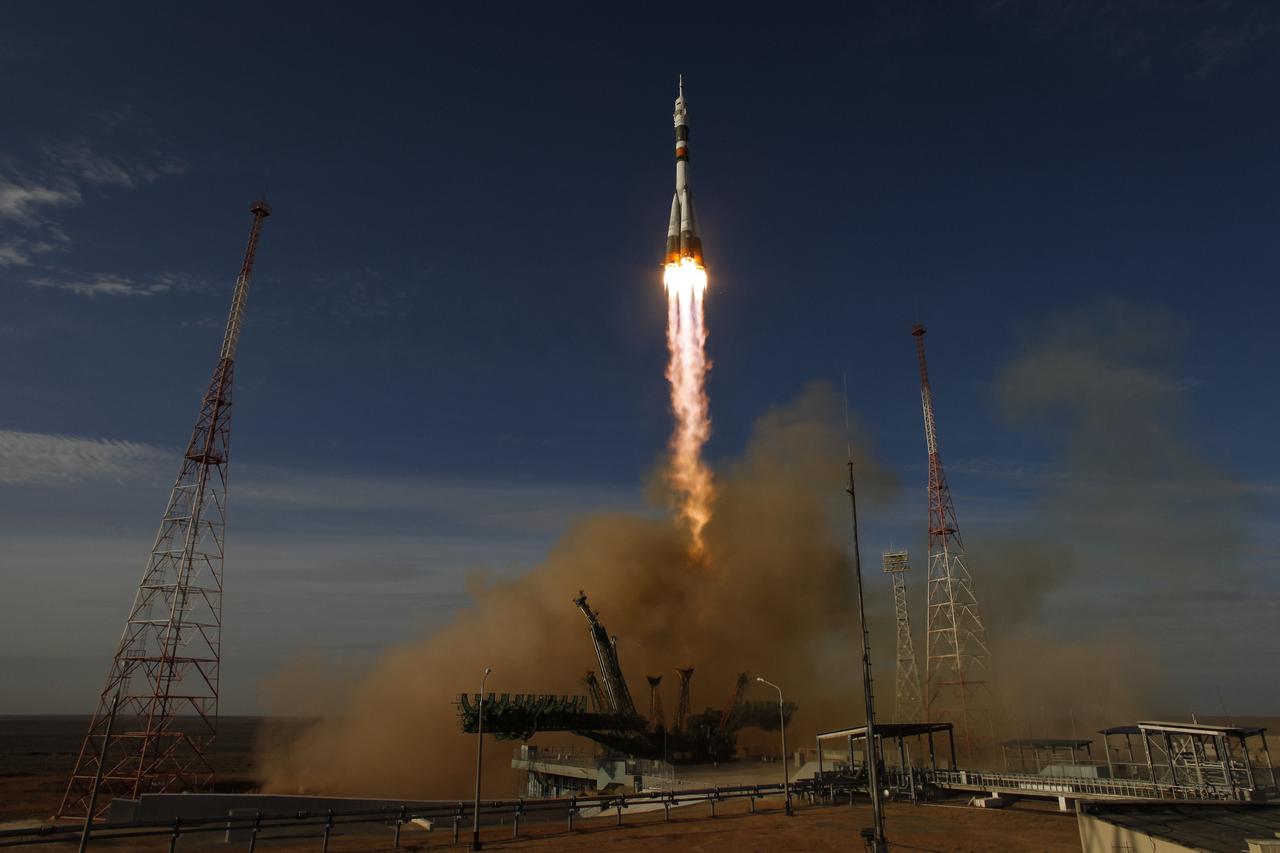 The Soyuz rocket with Expedition 33/34 crew members, Soyuz Commander Oleg Novitskiy, Flight Engineer Kevin Ford of NASA, and Flight Engineer Evgeny Tarelkin of ROSCOSMOS onboard the TMA-06M spacecraft launches to the International Space Station on Tuesday, October 23, 2012, in Baikonur, Kazakhstan. Ford, Novitskiy and Tarelkin will be on a five-month mission aboard the International Space Station. Photo Credit: (NASA/Bill Ingalls)