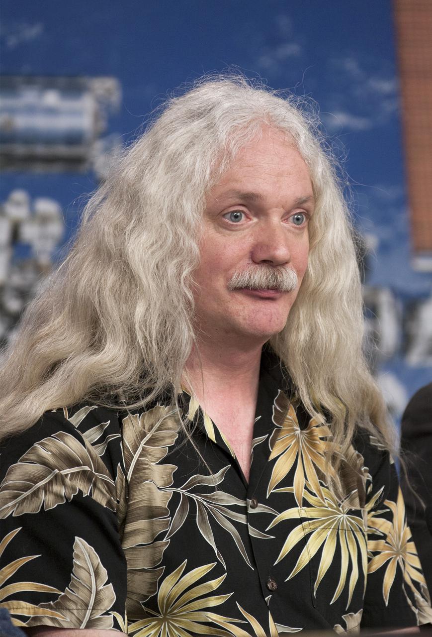 CAPE CANAVERAL, Fla. - Media attending a pre-launch news conference at the Kennedy Space Center, Fla. heard from Simon Gilroy, BRIC-17 Lead Investigator from the University of Wisconsin. Scheduled for launch March 1 atop a Falcon 9 rocket, the SpaceX Dragon capsule will be making its third trip to the space station. The mission is the second of 12 SpaceX flights contracted by NASA to resupply the orbiting laboratory. For more information, visit http:__www.nasa.gov_mission_pages_station_structure_launch_spacex2-feature.html Photo credit: NASA_Kim Shiflett