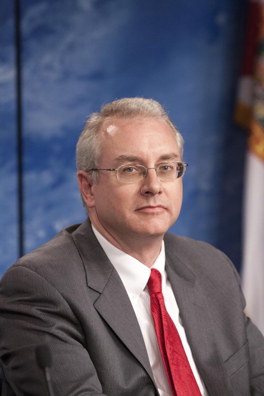 CAPE CANAVERAL, Fla. - Media attending a pre-launch news conference at the Kennedy Space Center, Fla. heard from Michael Johnson, chief technical officer for NanoRacks. Scheduled for launch March 1 atop a Falcon 9 rocket, the SpaceX Dragon capsule will be making its third trip to the space station. The mission is the second of 12 SpaceX flights contracted by NASA to resupply the orbiting laboratory. For more information, visit http:__www.nasa.gov_mission_pages_station_structure_launch_spacex2-feature.html Photo credit: NASA_Kim Shiflett