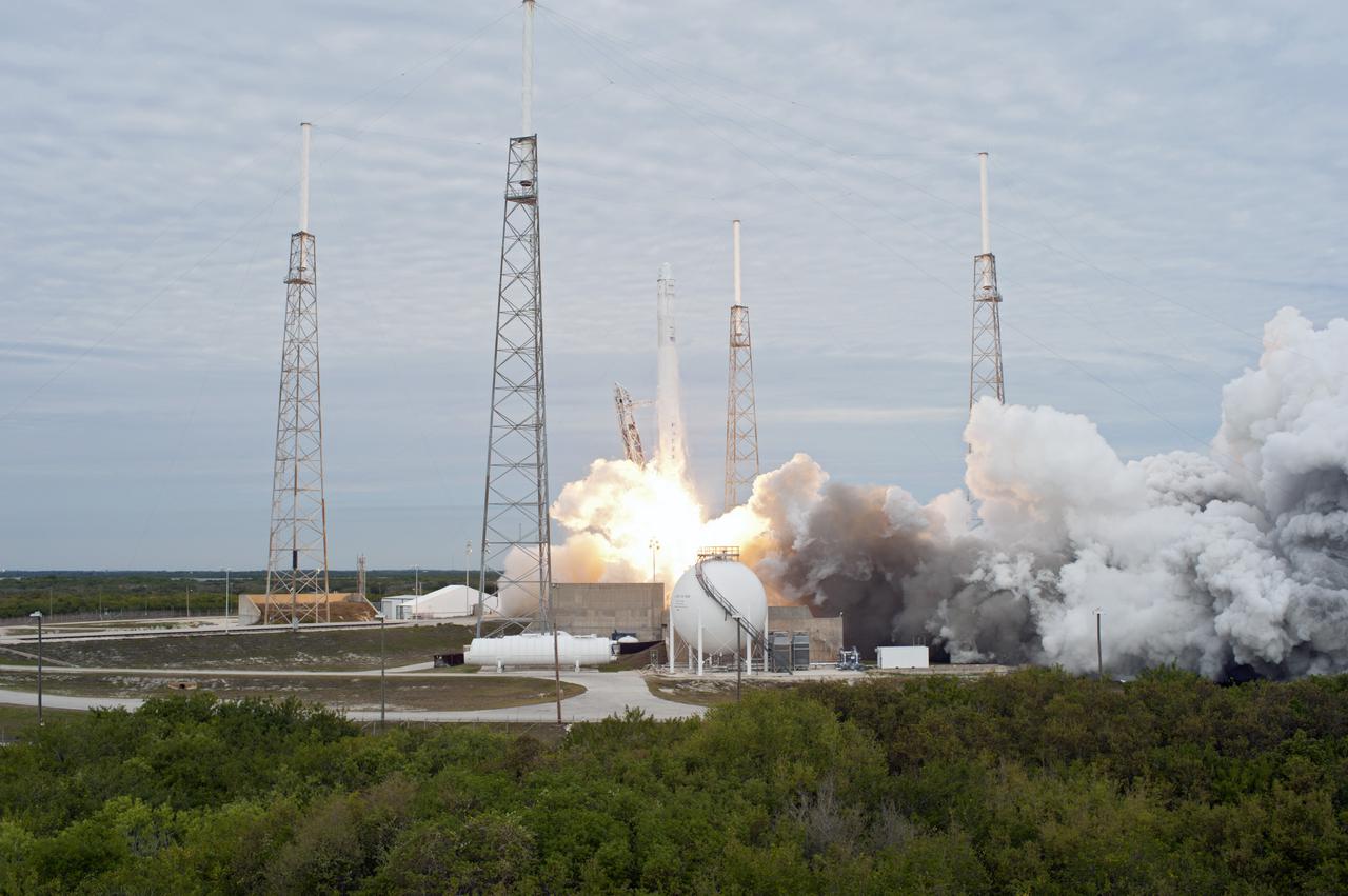 CAPE CANAVERAL, Fla. -- A Space Exploration Technologies, or SpaceX, Falcon 9 rocket lifts off Space Launch Complex 40 on Cape Canaveral Air Force Station in Florida at 10:10 a.m. EST, carrying a Dragon capsule filled with cargo. The SpaceX Dragon capsule is making its third trip to the International Space Station, following a demonstration flight in May 2012 and the first resupply mission in October 2012. The SpaceX-2 mission is the second of 12 SpaceX flights contracted by NASA to resupply the orbiting laboratory. For more information, visit http:__www.nasa.gov_mission_pages_station_structure_launch_spacex2-feature.html Photo credit: NASA_Tony Gray and Robert Murray