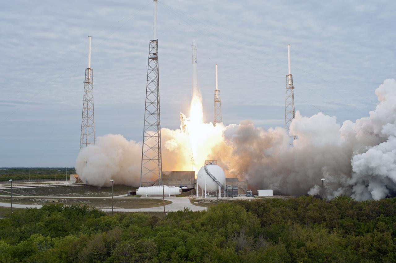 CAPE CANAVERAL, Fla. -- A Space Exploration Technologies, or SpaceX, Falcon 9 rocket lifts off Space Launch Complex 40 on Cape Canaveral Air Force Station in Florida at 10:10 a.m. EST, carrying a Dragon capsule filled with cargo. The SpaceX Dragon capsule is making its third trip to the International Space Station, following a demonstration flight in May 2012 and the first resupply mission in October 2012. The SpaceX-2 mission is the second of 12 SpaceX flights contracted by NASA to resupply the orbiting laboratory. For more information, visit http:__www.nasa.gov_mission_pages_station_structure_launch_spacex2-feature.html Photo credit: NASA_Tony Gray and Robert Murray