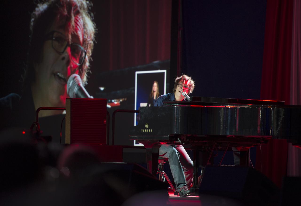 Musician Ben Folds performs at the the National Day of Service on the National Mall, Saturday, January 19, 2013, in Washington.  NASA along with other federal agencies set up along the Mall as part of events surrounding the inauguration of President Barack Obama. Photo Credit: (NASA/Carla Cioffi)