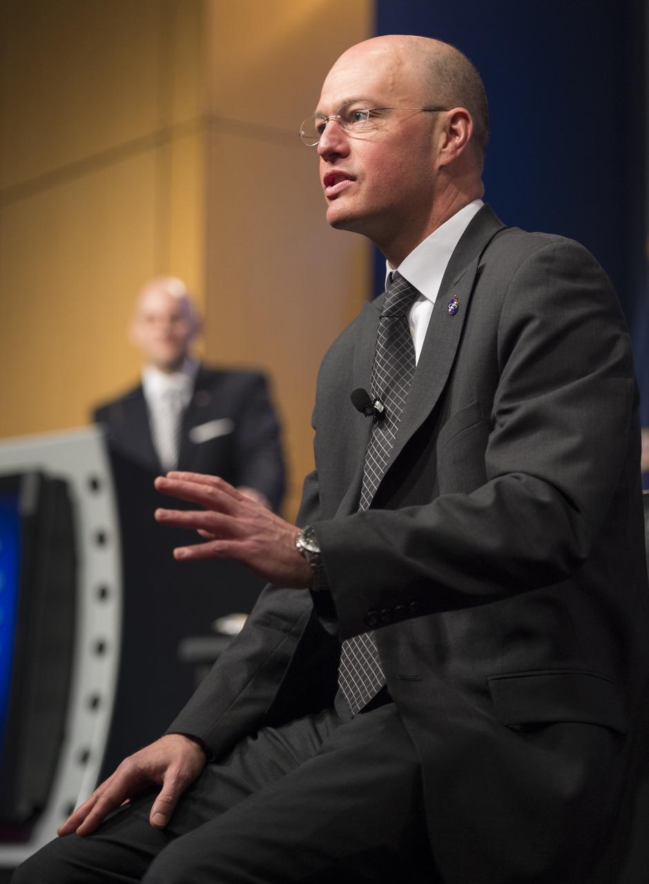 Marshall Porterfield, Life and Physical Sciences Division Director at NASA Headquarters, talks about the human body in microgravity and other life sciences at a NASA Social exploring science on the ISS at NASA Headquarters, Wednesday, Feb. 20, 2013 in Washington. Photo Credit: (NASA/Carla Cioffi)