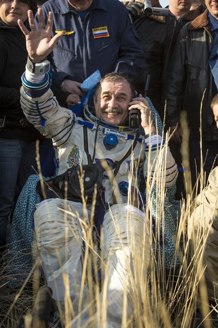 NASA image: Expedition 36 Soyuz TMA-08M Landing