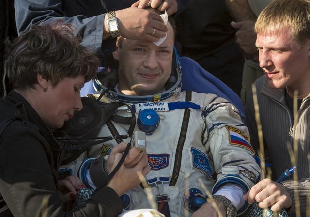 NASA image: Expedition 36 Soyuz TMA-08M Landing