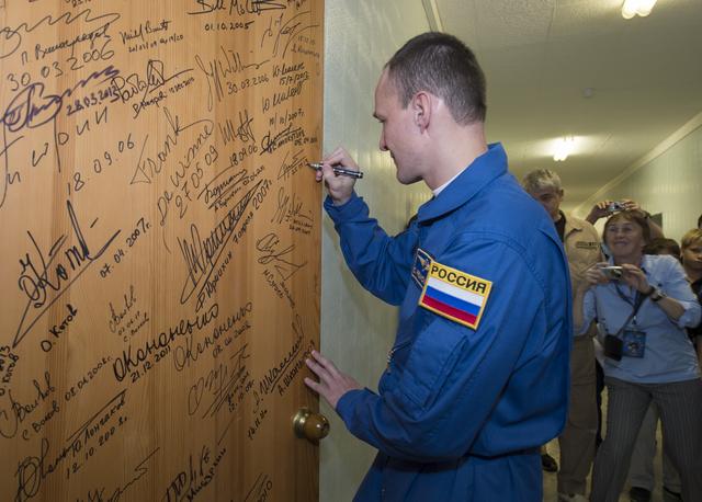 NASA image: Expedition 37 Door Signing