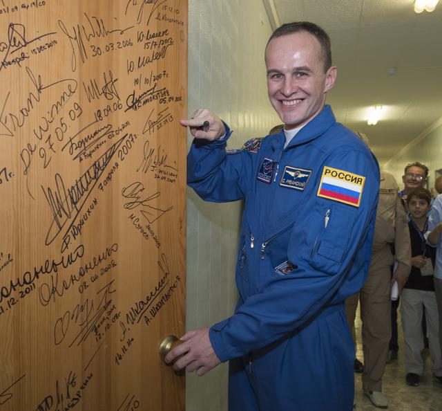 NASA image: Expedition 37 Door Signing