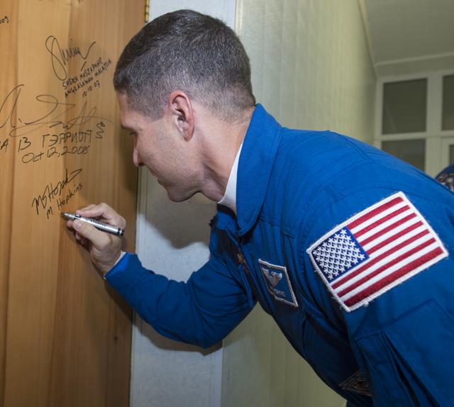 Expedition 37 Door Signing