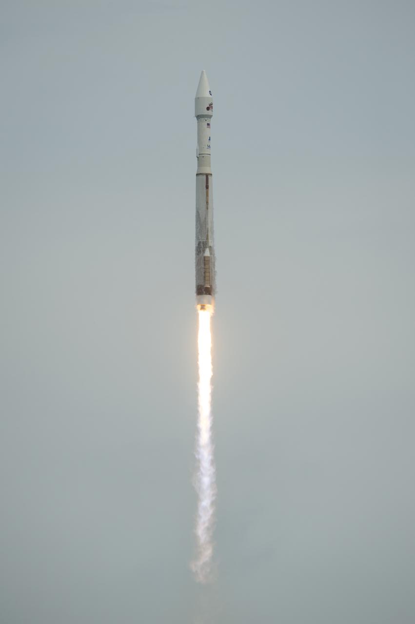 The United Launch Alliance Atlas V rocket with NASA’s Mars Atmosphere and Volatile EvolutioN (MAVEN) spacecraft launches from the Cape Canaveral Air Force Station Space Launch Complex 41, Monday, Nov. 18, 2013, Cape Canaveral, Florida. NASA’s Mars-bound spacecraft, the Mars Atmosphere and Volatile EvolutioN, or MAVEN, is the first spacecraft devoted to exploring and understanding the Martian upper atmosphere. Photo Credit: (NASA/Bill Ingalls)