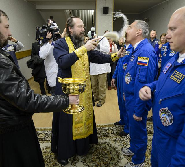 Expedition 39 Preflight