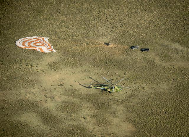 NASA image: Expedition 39 Soyuz TMA-11M Landing