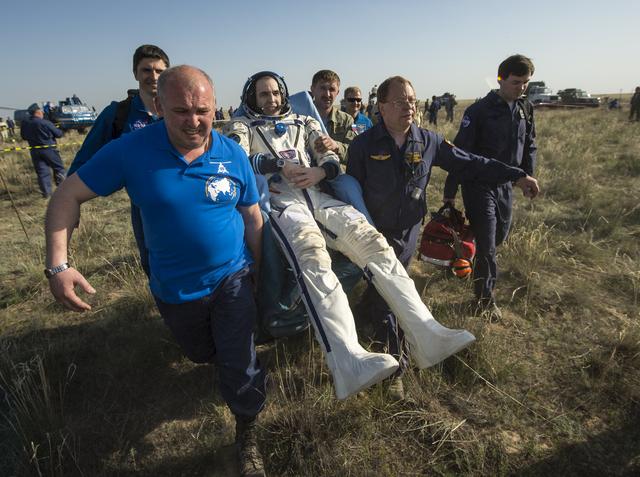 Expedition 39 Soyuz TMA-11M Landing