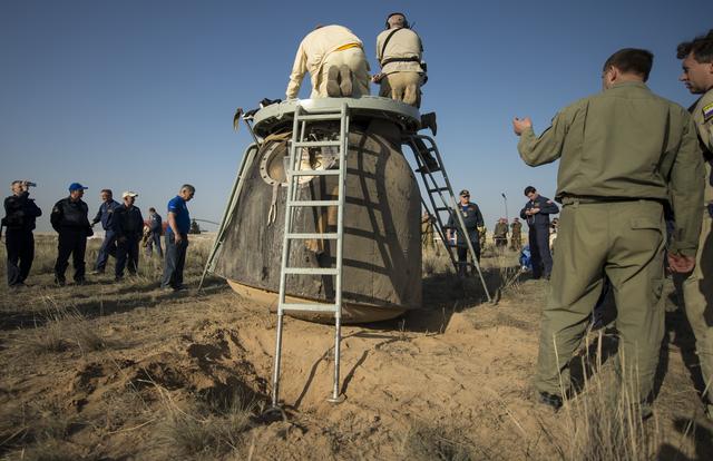 NASA image: Expedition 39 Soyuz TMA-11M Landing