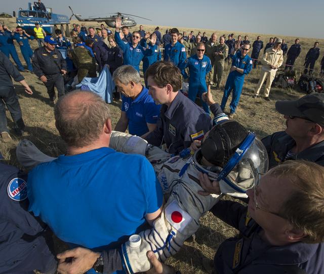 NASA image: Expedition 39 Soyuz TMA-11M Landing