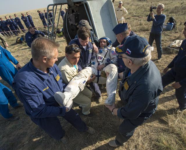 NASA image: Expedition 39 Soyuz TMA-11M Landing