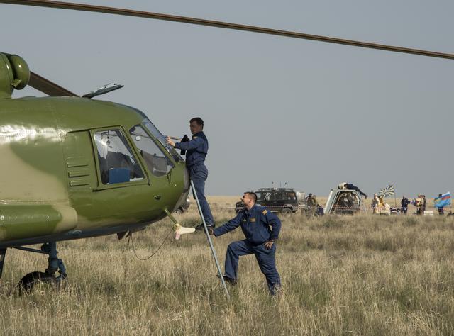 Expedition 39 Soyuz TMA-11M Landing