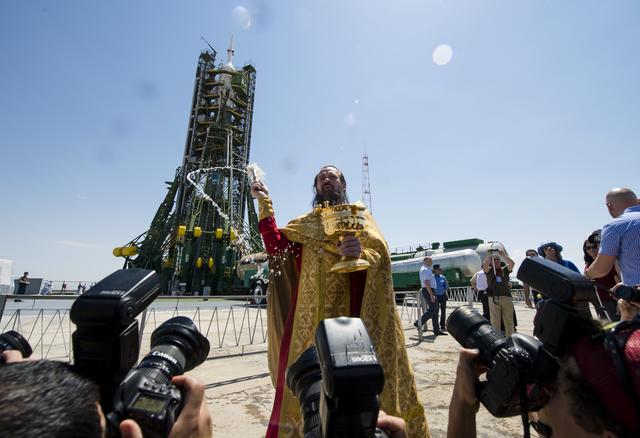NASA image: Expedition 40 Preflight