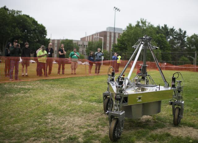 NASA image: 2014 NASA Centennial Challenges Sample Return Robot Challenge