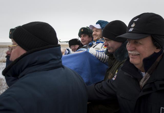 Expedition 41 Soyuz TMA-13M Landing