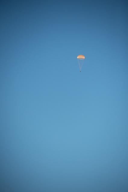 NASA image: Expedition 42 Soyuz TMA-14M Landing