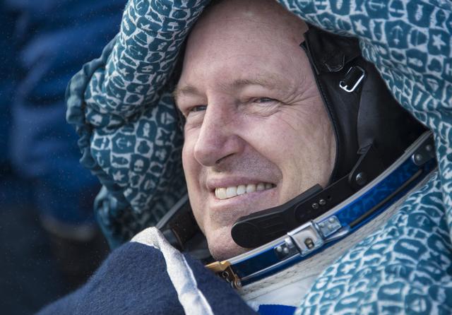 NASA image: Expedition 42 Soyuz TMA-14M Landing