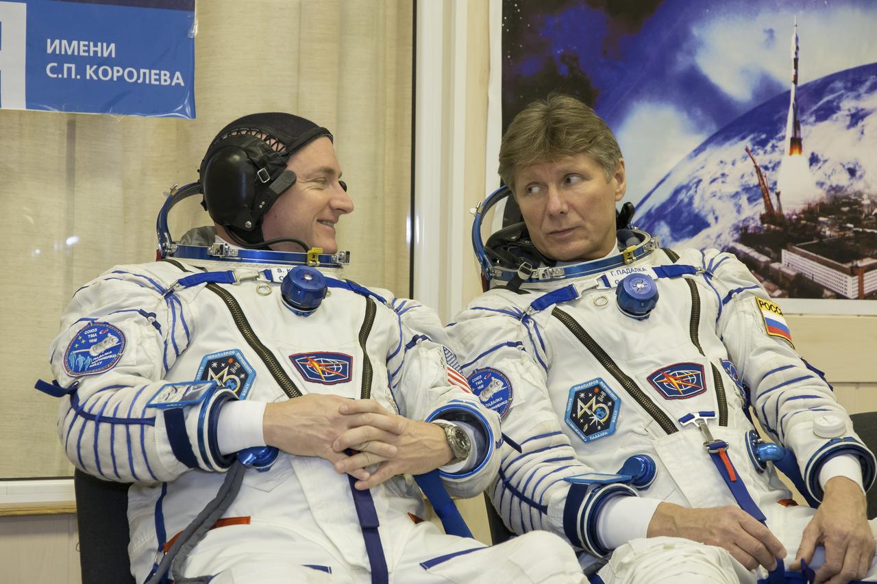 Expedition 43 Preflight