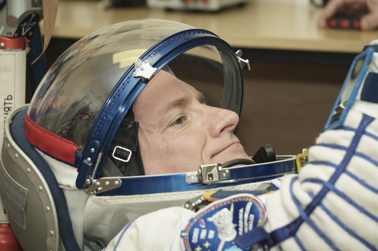 Expedition 43 Preflight