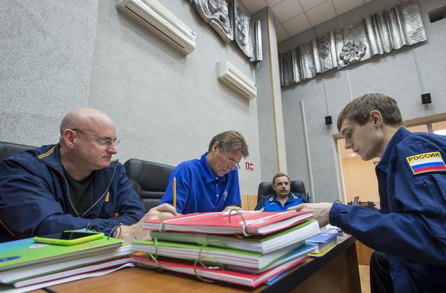 NASA image: Expedition 43 Preflight