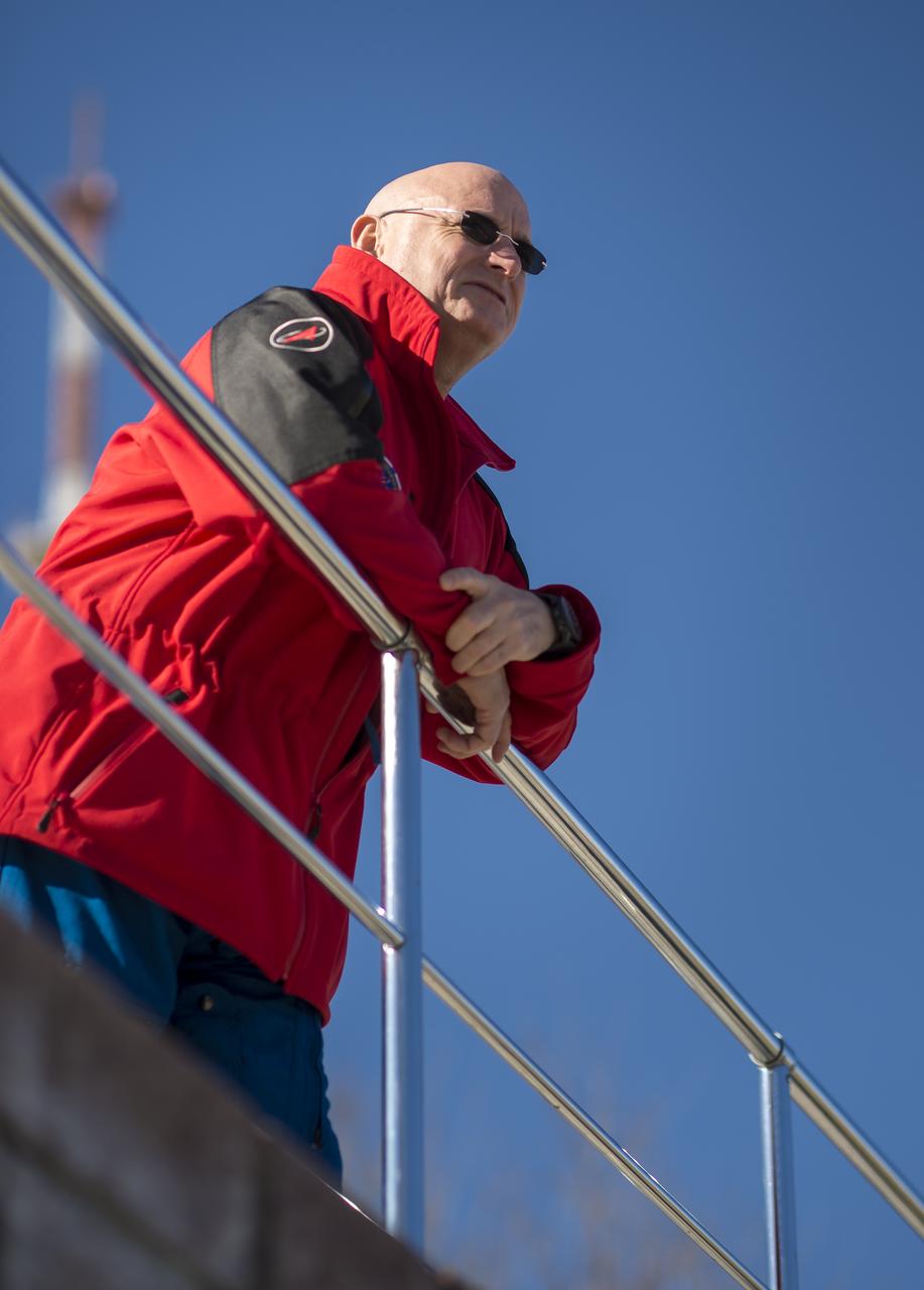 Expedition 43 NASA Astronaut Scott Kelly looks out over the Syr Darya river, Friday, March 20, 2015 at the Cosmonaut Hotel in Baikonur, Kazakhstan. Kelly, and Russian Cosmonauts Gennady Padalka, and Mikhail Kornienko of the Russian Federal Space Agency (Roscosmos) are preparing for launch to the International Space Station in their Soyuz TMA-16M spacecraft from the Baikonur Cosmodrome in Kazakhstan March 28, Kazakh time. As the one-year crew, Kelly and Kornienko will return to Earth on Soyuz TMA-18M in March 2016. Photo Credit: (NASA/Bill Ingalls)