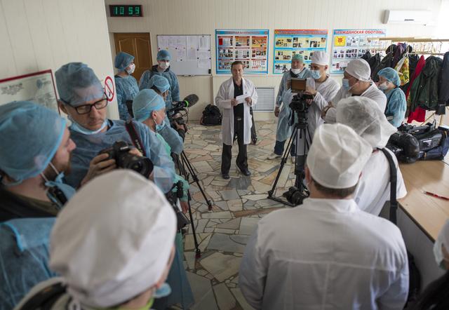 NASA image: Expedition 43 Media Day