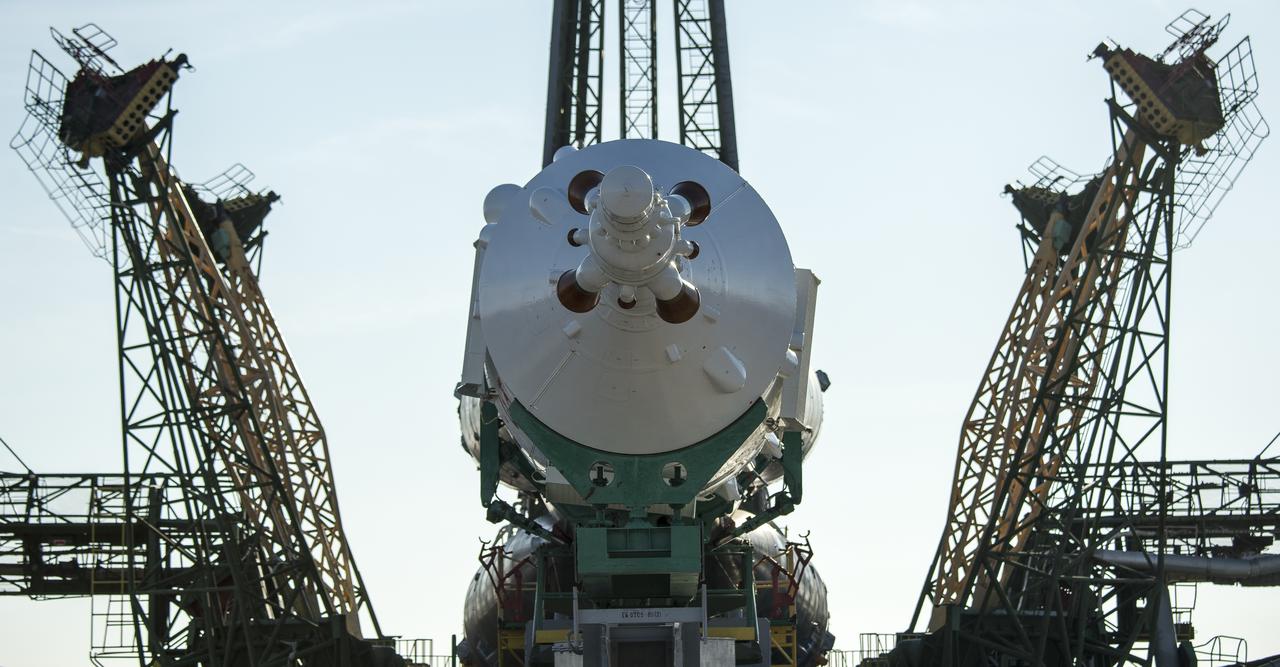 Expedition 43 Soyuz Rollout