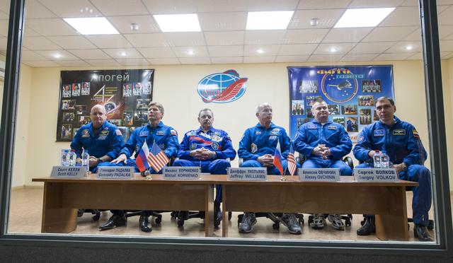 NASA image: Expedition 43 Press Conference