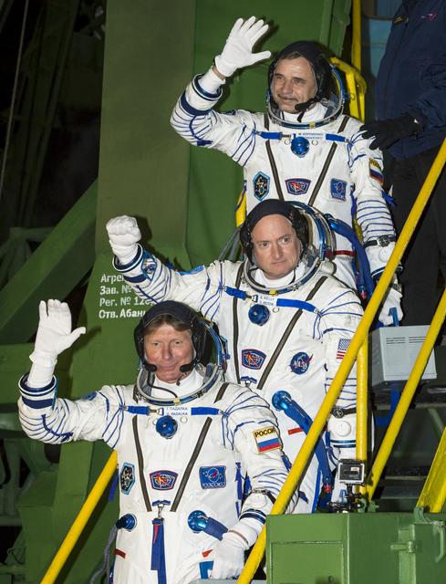 NASA image: Expedition 43 Preflight