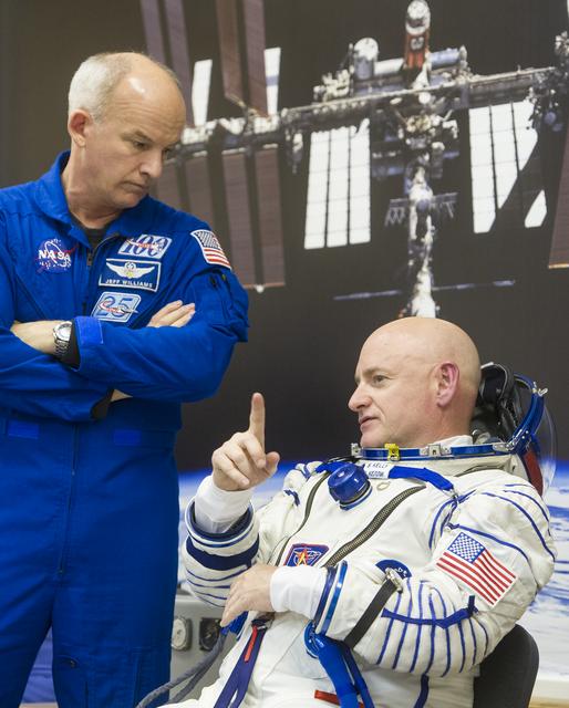 NASA image: Expedition 43 Preflight