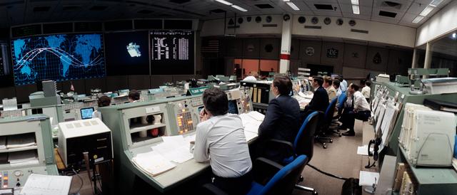NASA image: Activities in the Mission Control Center during STS 41-C