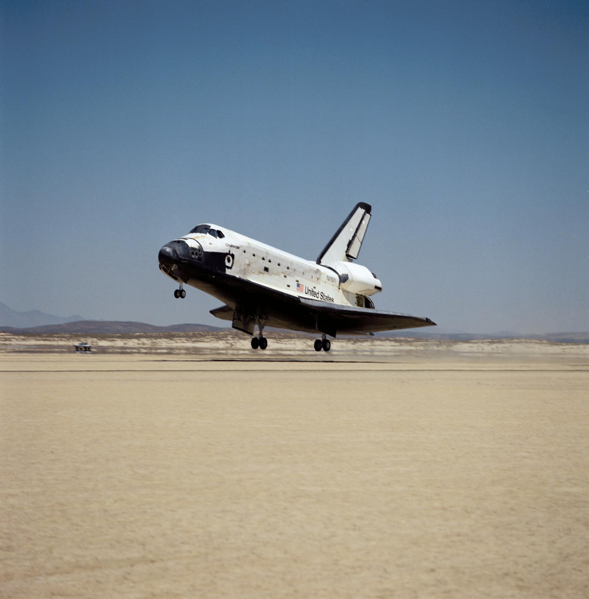 Space Shuttle Challenger landing at Edwards Air Force Base