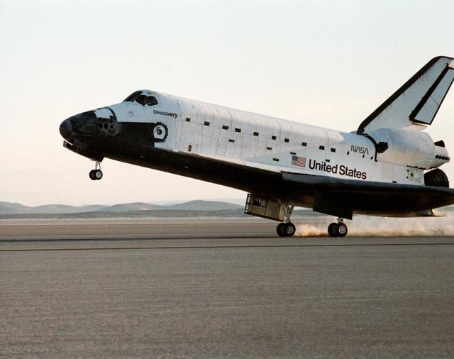 NASA image: STS 51-G Discovery lands at Edwards Air Force Base, California
