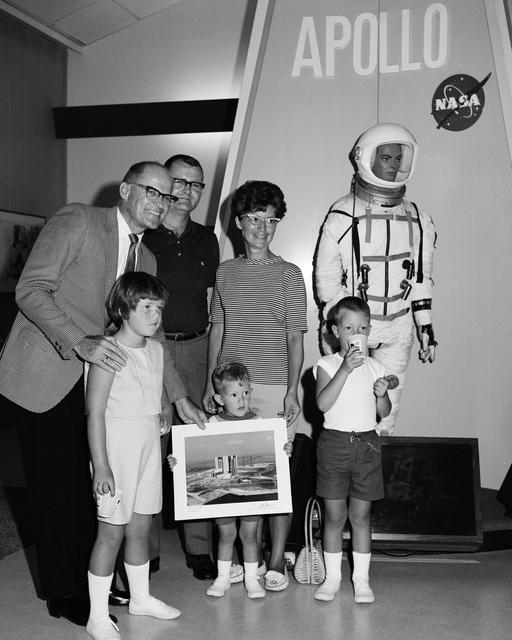 NASA image: KSC-67P-400