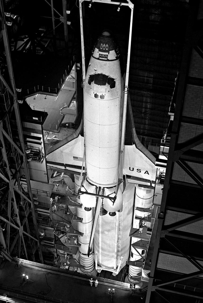 KENNEDY SPACE CENTER, FLA. - Shuttle Orbiter Columbia erection and mate in the Vehicle Assembly Building (VAB).