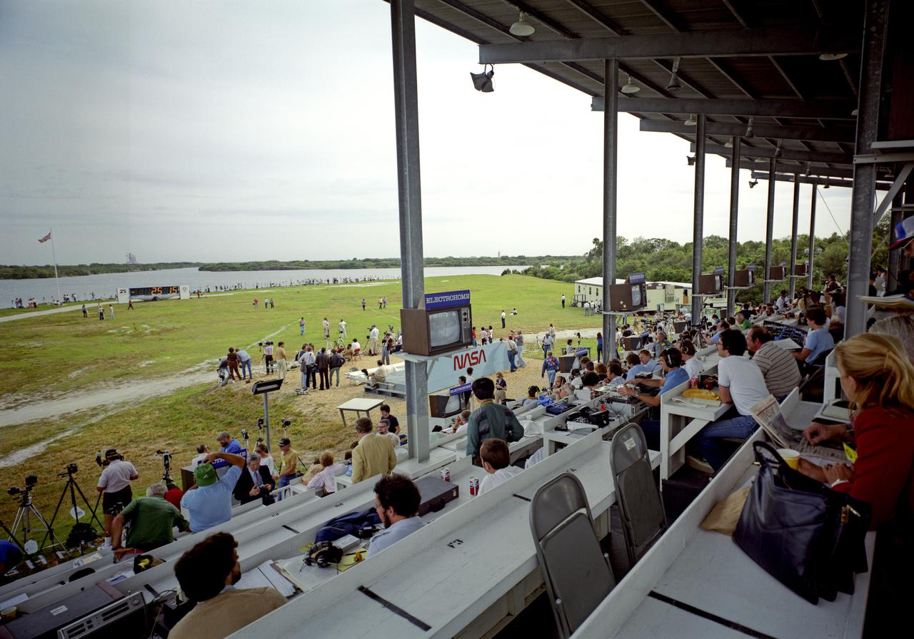 CAPE CANAVERAL, Fla. -- Minutes before STS-9 launch, nearly 1,000 news media representatives gather at the Press Site to prepare for coverage of the launch. Photo credit: NASA