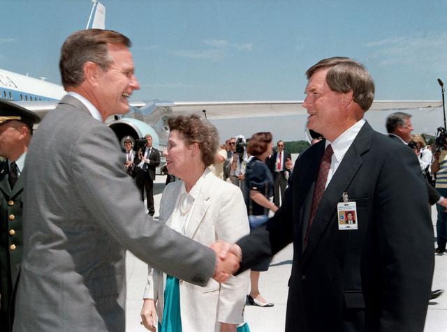 NASA image: MSFC Director T.J. Lee greets President George Bush