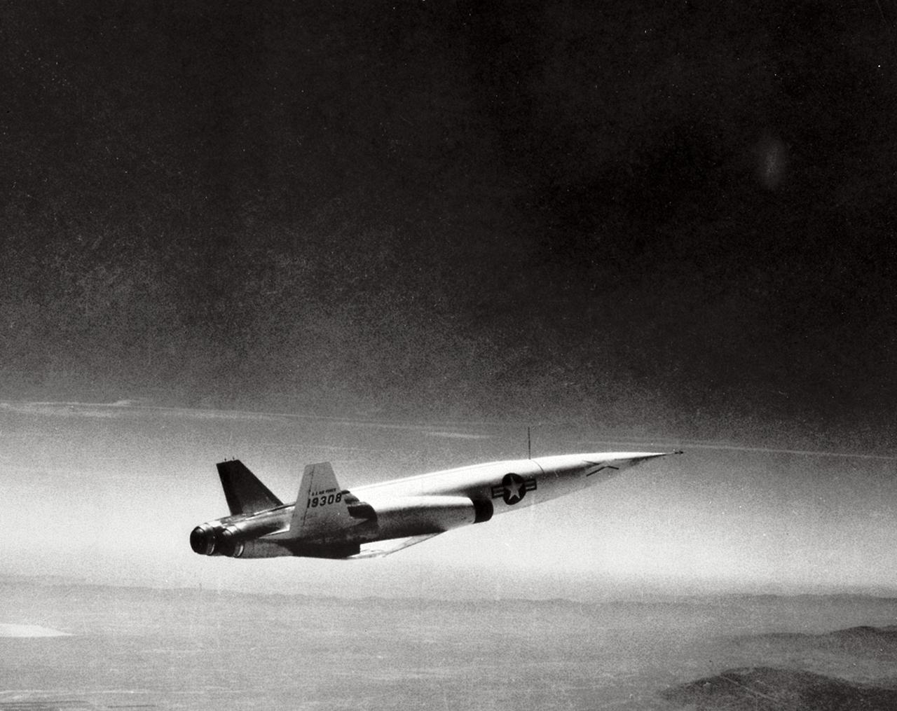 Navaho in flight, 1957. Navaho is a surface-to-surface missile developed by North American Aviation under the U.S. Air Force Navaho Program. The Navaho engine was an improvement of the V-2 engine. Though program began in March 1946 and was cancelled in July 1957, the research to develop the Navaho engine contributed to the development of the Redstone, Jupiter, Thor, and ATLAS engines. 