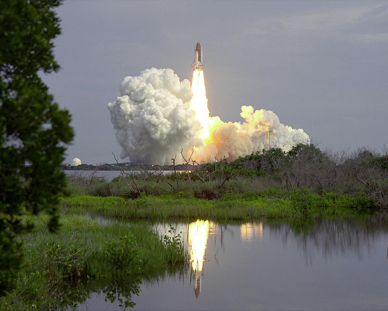 KENNEDY SPACE CENTER, FLA. -- Columbia launches on mission STS-40.  Carrying Spacelab Life Sciences-1, it is the first dedicated solely to life sciences, using the habitable module.  The crew of seven comprises Commander Bryan D. O'Connor, Pilot Sidney M. Gutierrez, Mission Specialists James P. Bagian, Tamara E. Jernigan and M. Rhea Seddon, and Payload Specialists F. Drew Gaffney and Millie Hughes-Fulford.