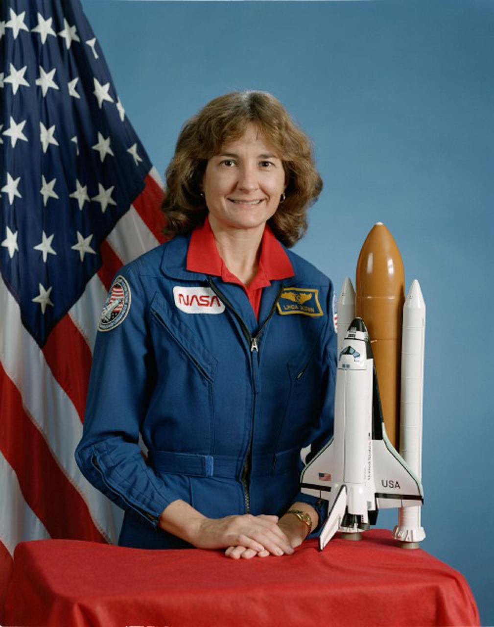 JOHNSON SPACE CENTER, HOUSTON, TEXAS -- Official portrait of Astronaut Linda M. Godwin (Ph.D.), Payload Commander