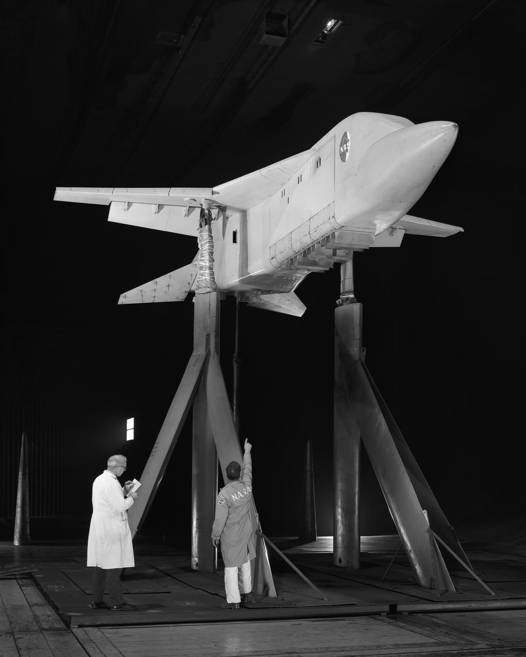 Lift engine VSTOL fighter model, 3/4 lower front view showing jet engines exit vanes.  Yarn tufts attached to horizontal tail.