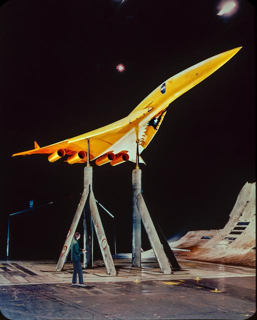 NASA image: Supersonic Transport Model mounted in the Ames 40x80 Foot Wind Tunnel.