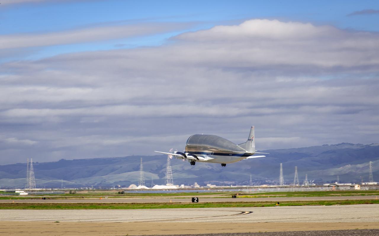 NASA N941NA lift off from Ames Research Center at Moffett Field, it is the last Super Guppy still flying.